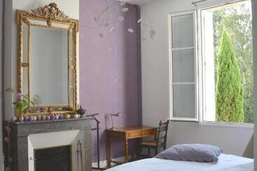 تختخواب و صبحانه La Maison