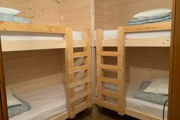 هاستل Auberge De Bagnes   Le Backpacker