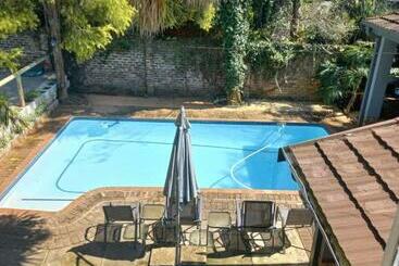 پانسیون Kruger S Guest House