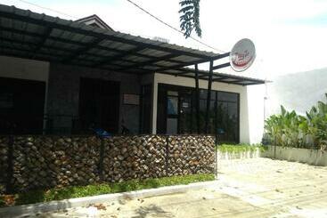 פנסיון Skyz Hostel