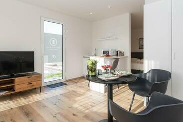 アパートホテル Fields Of Ellis