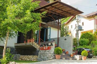 Отель Aqvila Club Rucar