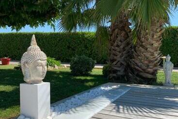 تختخواب و صبحانه Atelier Des Vidaux