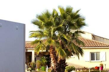 تختخواب و صبحانه Atelier Des Vidaux