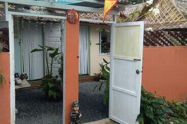 هتل Travellers Rest