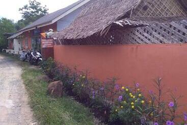 هتل Travellers Rest