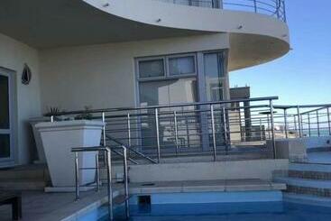 פנסיון Oceansnest Guest House