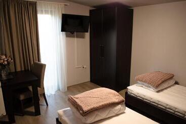 פנסיון Panoramic