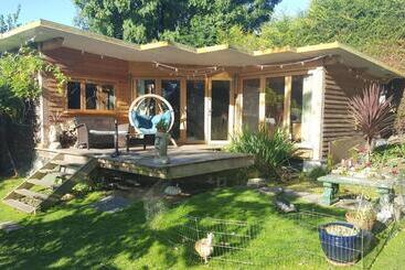 펜션 The Base Vegan Retreat Animal Sanctuary