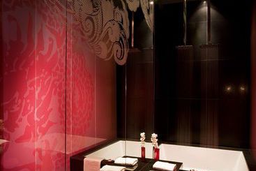 Buddha-Bar Hotel Budapest Klotild Palace