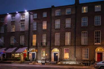 בית מלון כפרי Abbott Lodge