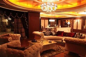 Cratos Premium Hotel Casino & Spa