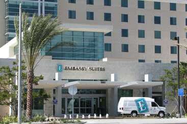 호텔 Embassy Suites Ontario Airport