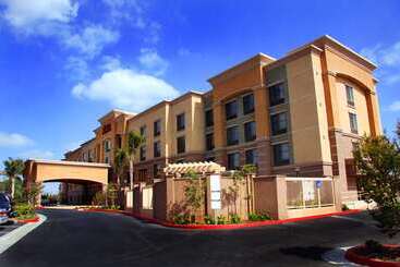 Отель Hampton Inn & Suites Seal Beach