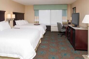 هتل Larkspur Landing South Bend