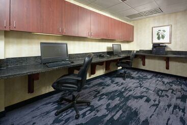 فندق Hampton Inn & Suites Clinton  I26