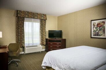هتل Hampton Inn & Suites Toledoperrysburg