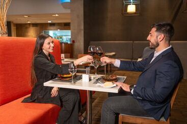 هتل Hilton Garden Inn Santiago Airport