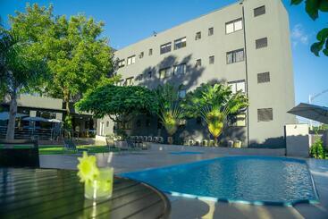 هتل Iguassu Express