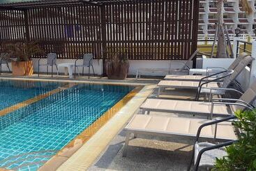 בית מלון כפרי Patong Princess