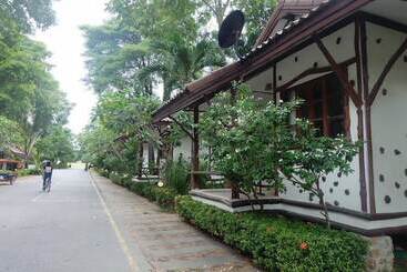 هتل Talkoo Beach Resort Khanom