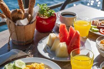 Отель Kitro Beach Hοtel