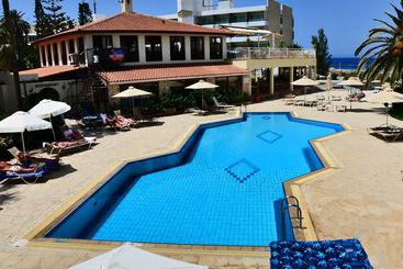 Panareti Paphos Resort