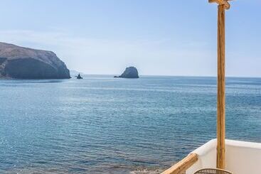 דירה Salt Suites