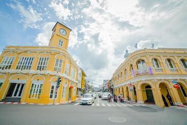 아파트호텔 Sino House Phuket Hotel   Sha Plus