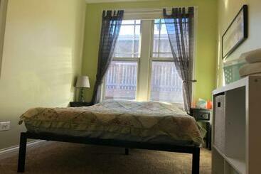 تختخواب و صبحانه The Greenleaf House