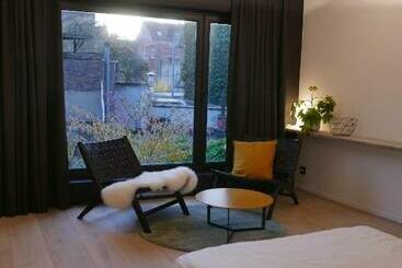 تختخواب و صبحانه Margaretha S Room