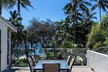 آپارتمان Beachfront Terraces With Onsite Reception & Check In