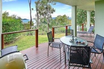 آپارتمان Hamilton Island Holiday Homes