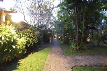 בית מלון כפרי Bumi Ayu Bungalow Sanur
