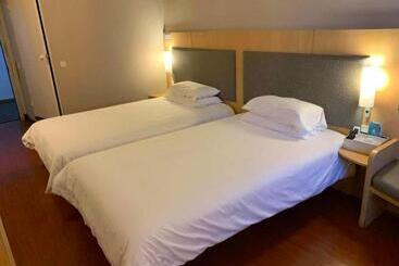 Hanting Hotel Guangzhou Huangshi