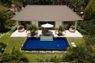 فندق Kubu Indah Dive & Spa Resort