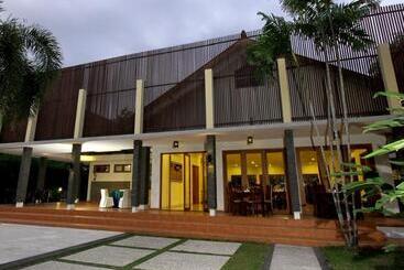 בית מלון כפרי Lpp Garden