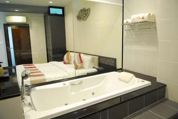 فندق Monsane River Kwai Resort