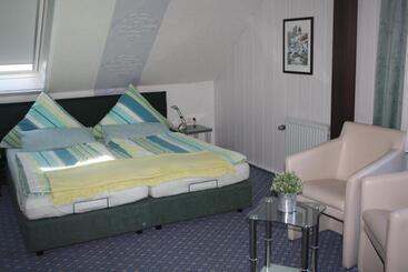 膳宿费 Gästehaus Marek