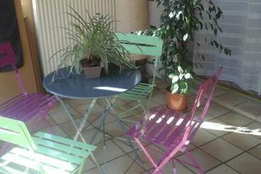 تختخواب و صبحانه Chez Sylvie Et Jean Yves