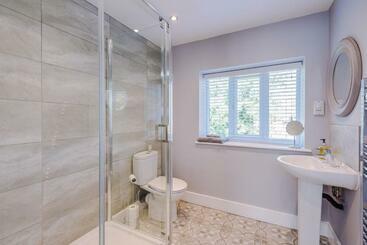 پانسیون Lymm Boutique Rooms