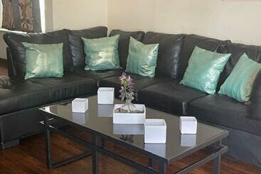 پانسیون Clean, Spacious, Inexpensive Queen Br