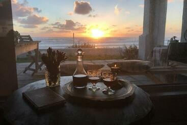 بنسيون Dreamy Beach Room