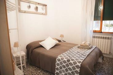 تختخواب و صبحانه Accogliente Casa Livorno