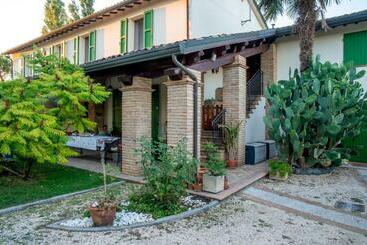 تختخواب و صبحانه La Casa Di Pilar