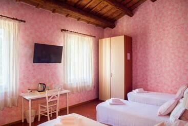 تختخواب و صبحانه La Casa Di Pilar