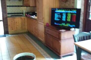 Отель Witte Wieven Bungalow 17