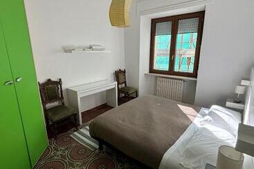 膳宿费 Alloggio In Centro Città Con Parcheggio Privato E Wifi