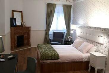 פנסיון H.albar Mieres