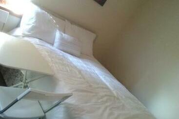 هاستل West Brae Inn